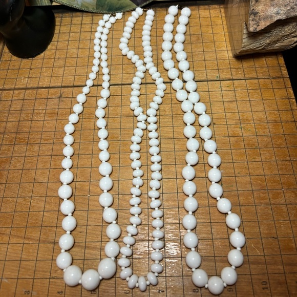 MCM White x3 Variety Shape Beads Necklaces 24”L 60s 70s Barrel Roll Clasp EVC - Picture 8 of 11